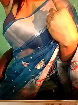 QueenOfHeart 07 online show from 12/13/25, 07:53