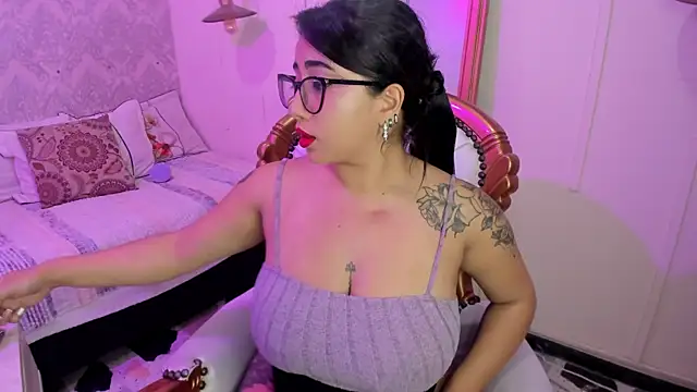 Sexy cristall  online show from 03/02/25, 12:20