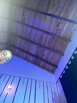 LylaLee111 online show from 01/27/25, 07:03