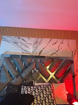 LylaLee111 online show from 04/21/26, 01:50