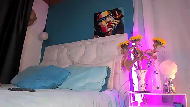 Snapshot of Valerysensitive chatting on 12/21/25, 12:29 Valerysensitive online show from 12/21/25, 12:29