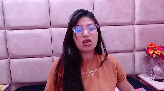 Snapshot of Miaa_Smiith_ chatting on 01/05/25, 06:24 Miaa Smiith online show from 01/05/25, 06:24