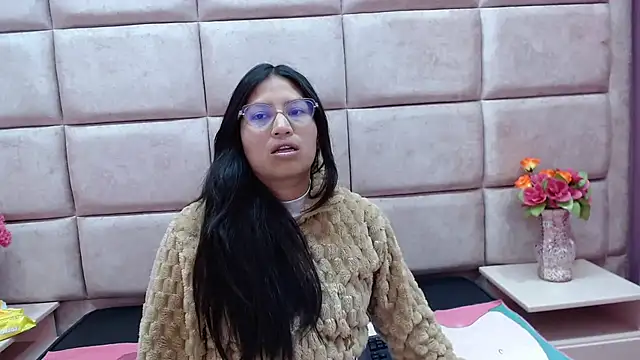 Snapshot of Miaa_Smiith_ chatting on 01/20/25, 02:22 Miaa Smiith online show from 01/20/25, 02:22
