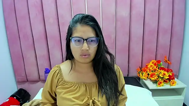 Miaa Smiith  online show from 12/16/25, 03:33