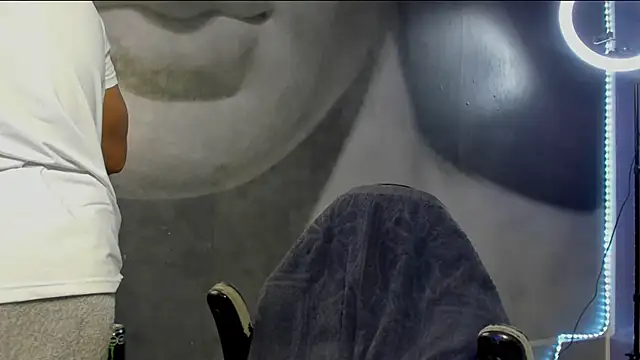 Snapshot of bradley_smith chatting on 12/30/24, 12:42 bradley smith online show from 12/30/24, 12:42