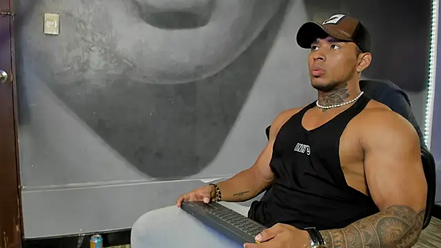 Snapshot of bradley_smith chatting on 01/15/25, 03:22 bradley smith online show from 01/15/25, 03:22