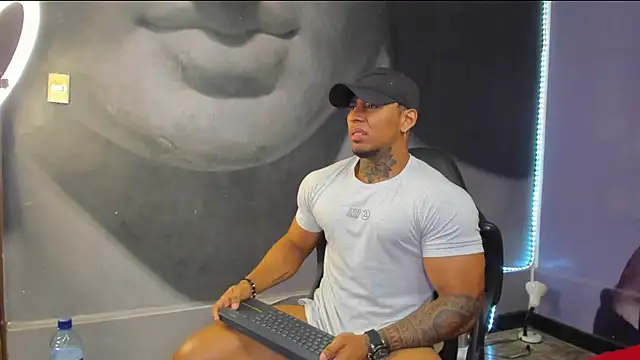 Snapshot of bradley_smith chatting on 02/04/25, 10:43 bradley smith online show from 02/04/25, 10:43