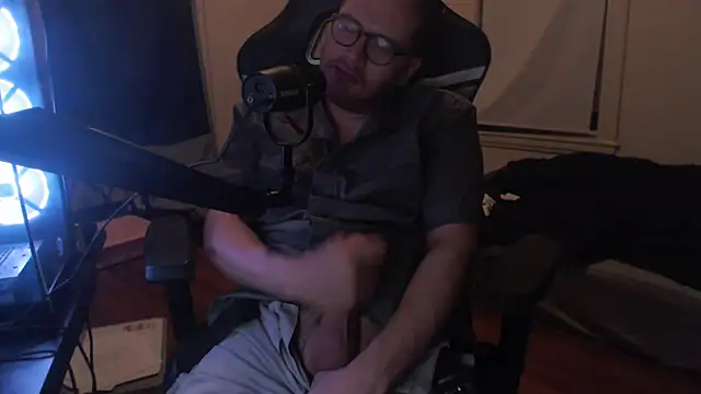 chicostick413 online show from 09/19/25, 04:58