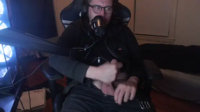 chicostick413 online show from 09/23/25, 04:15