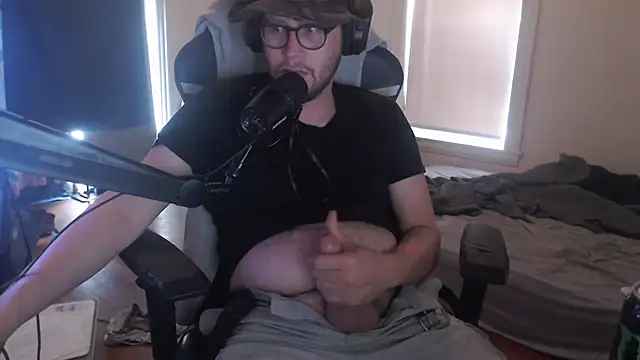 chicostick413 online show from 09/28/25, 04:45