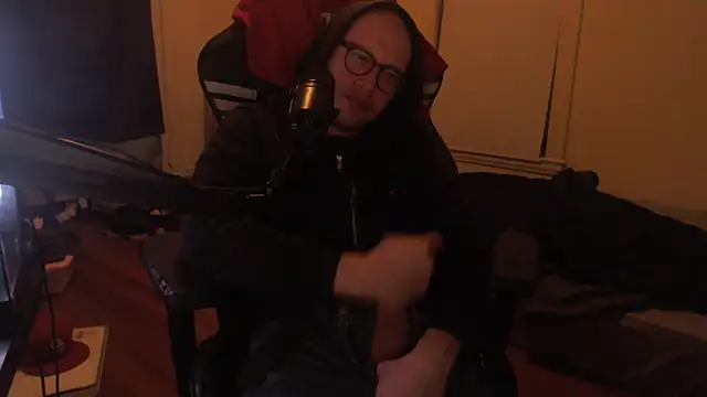 chicostick413 online show from 10/06/25, 07:39