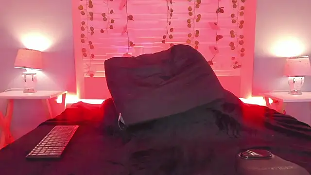 KylieMaxwell online show from 02/07/25, 01:58