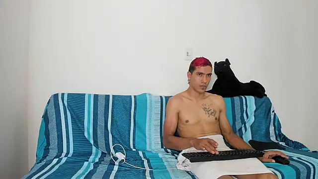 Snapshot of QuinnAndpuma1 chatting on 01/31/25, 03:52 QuinnAndpuma1 online show from 01/31/25, 03:52