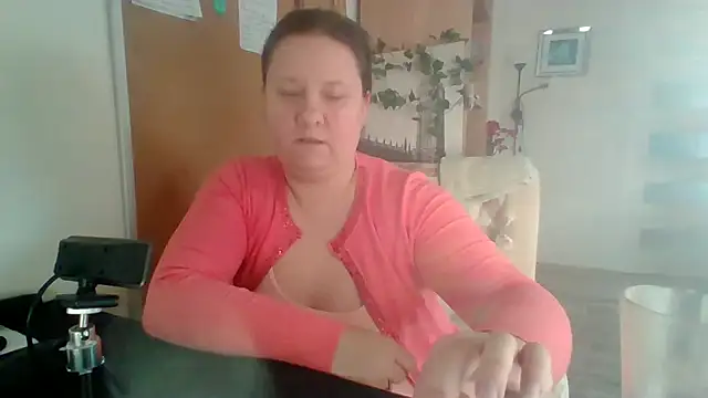 Snapshot of ReifeVenna chatting on 12/31/24, 12:46 ReifeVenna online show from 12/31/24, 12:46