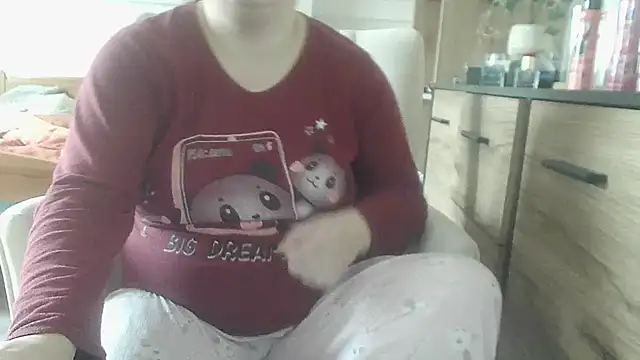 Snapshot of ReifeVenna chatting on 03/04/25, 06:15 ReifeVenna online show from 03/04/25, 06:15