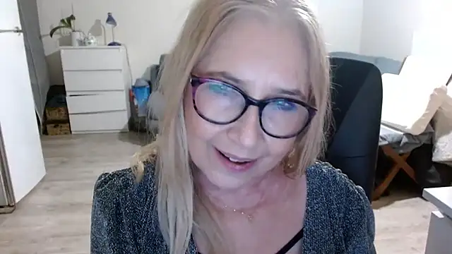 sofia xkiss online show from 02/12/25, 06:19