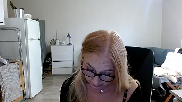 sofia xkiss online show from 03/03/25, 11:00