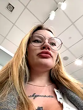 Snapshot of justmila chatting on 10/02/25, 10:22 justmila online show from 10/02/25, 10:22