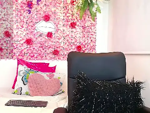 Snapshot of BLONDE_SEXYHOT chatting on 01/11/25, 11:02 BLONDE SEXYHOT online show from 01/11/25, 11:02