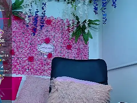 Snapshot of BLONDE_SEXYHOT chatting on 03/09/25, 05:33 BLONDE SEXYHOT online show from 03/09/25, 05:33