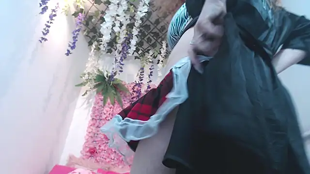 BLONDE SEXYHOT online show from 11/04/25, 09:47