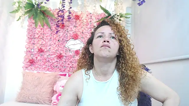 BLONDE SEXYHOT online show from 11/18/25, 11:59