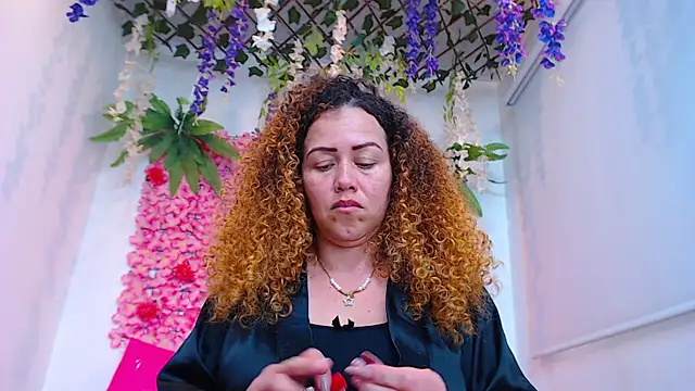 BLONDE SEXYHOT online show from 04/23/26, 06:10