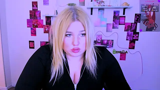 Snapshot of juli_kisss chatting on 03/05/26, 10:06 juli kisss online show from 03/05/26, 10:06