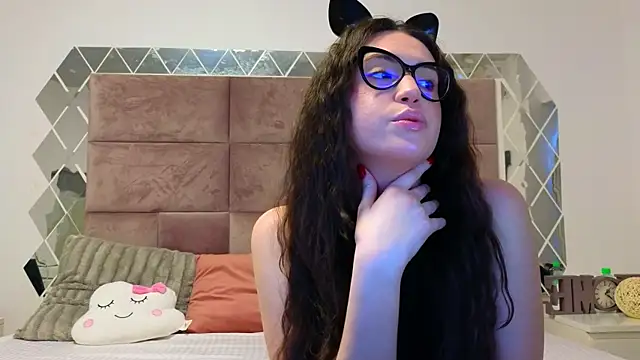 Snapshot of SweetScribe chatting on 01/07/25, 06:59 SweetScribe online show from 01/07/25, 06:59