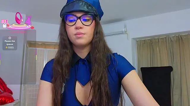 Snapshot of SweetScribe chatting on 10/31/25, 06:03 SweetScribe online show from 10/31/25, 06:03