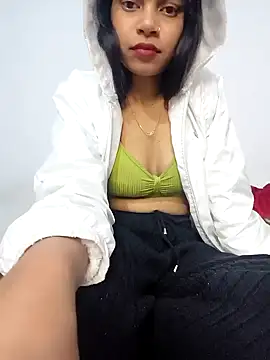 Snapshot of catreena chatting on 12/29/24, 11:39 catreena online show from 12/29/24, 11:39