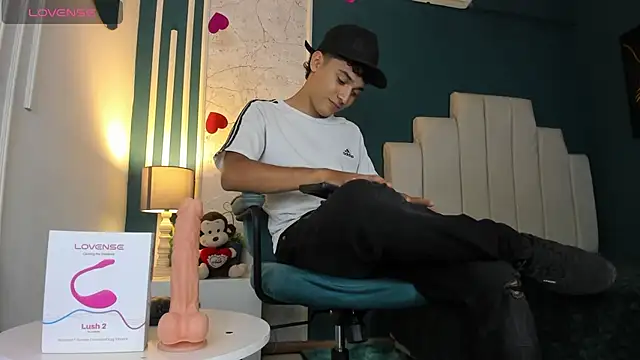 Snapshot of Austin_Cardieff chatting on 02/17/25, 07:53 Austin Cardieff online show from 02/17/25, 07:53