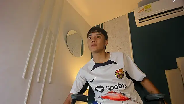 Snapshot of Austin_Cardieff chatting on 03/13/25, 03:33 Austin Cardieff online show from 03/13/25, 03:33