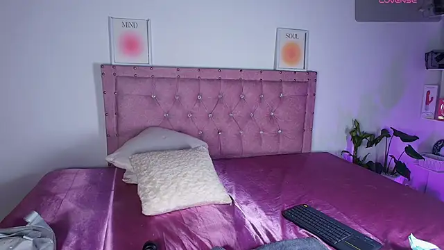 April Scarlett online show from 11/05/25, 09:48