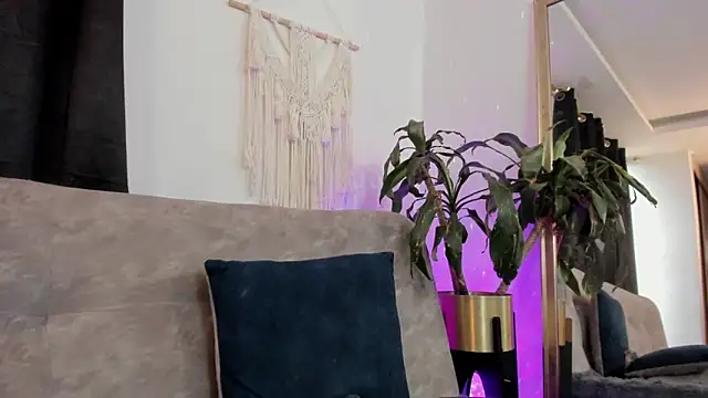 aaroncolombia online show from 04/21/26, 10:56