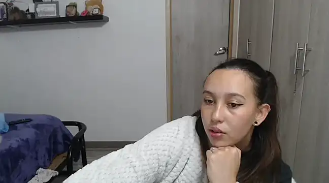 Skarlet Adams28 online show from 12/29/24, 02:17