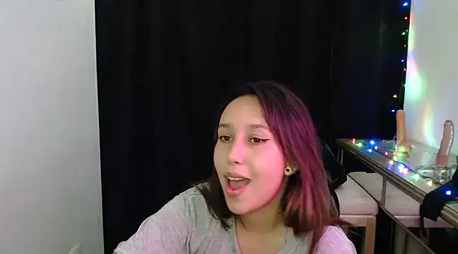 Skarlet Adams28 online show from 01/17/25, 03:23