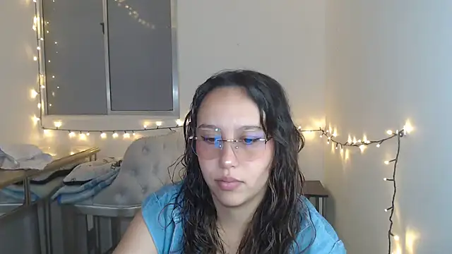 Skarlet Adams28 online show from 02/03/25, 03:49