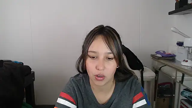 Skarlet Adams28 online show from 03/08/25, 05:11