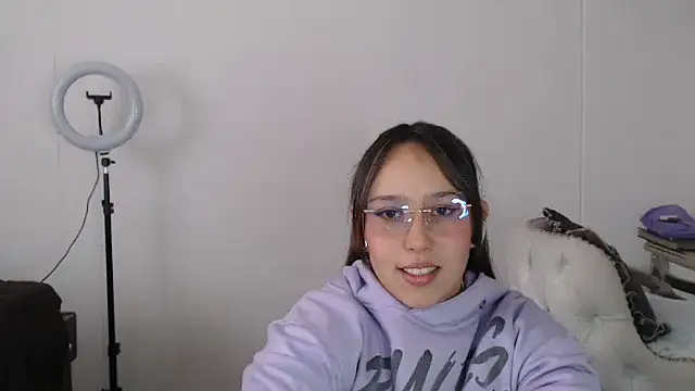 Skarlet Adams28 online show from 03/09/25, 03:27