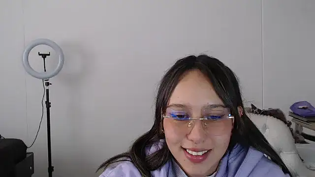 Skarlet Adams28 online show from 03/09/25, 07:05