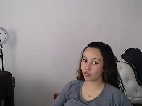 Skarlet Adams28 online show from 03/12/25, 04:02