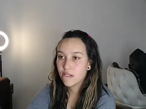 Skarlet Adams28 online show from 03/13/25, 12:48