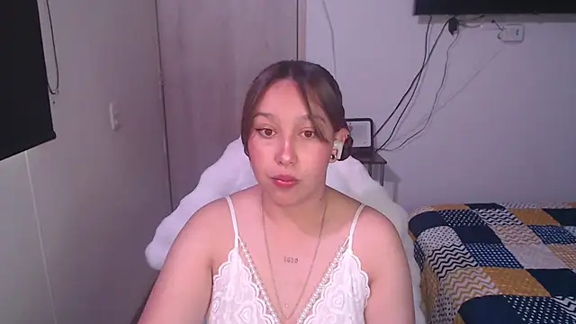 Skarlet Adams28 online show from 10/27/25, 09:30