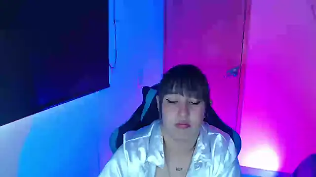 Skarlet Adams28 online show from 04/21/26, 09:28