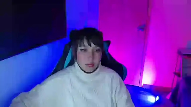 Skarlet Adams28 online show from 04/23/26, 02:24