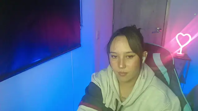 Skarlet Adams28 online show from 04/28/26, 01:15