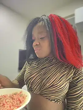 Snapshot of Thyana_LS chatting on 01/21/25, 01:11 Thyana LS online show from 01/21/25, 01:11