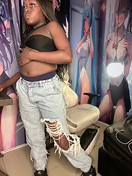 Snapshot of Thyana_LS chatting on 02/05/25, 01:11 Thyana LS online show from 02/05/25, 01:11