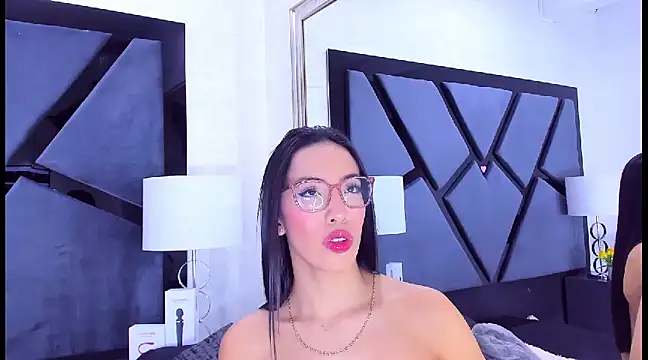 Snapshot of KylieWhite chatting on 01/12/25, 05:03 KylieWhite online show from 01/12/25, 05:03